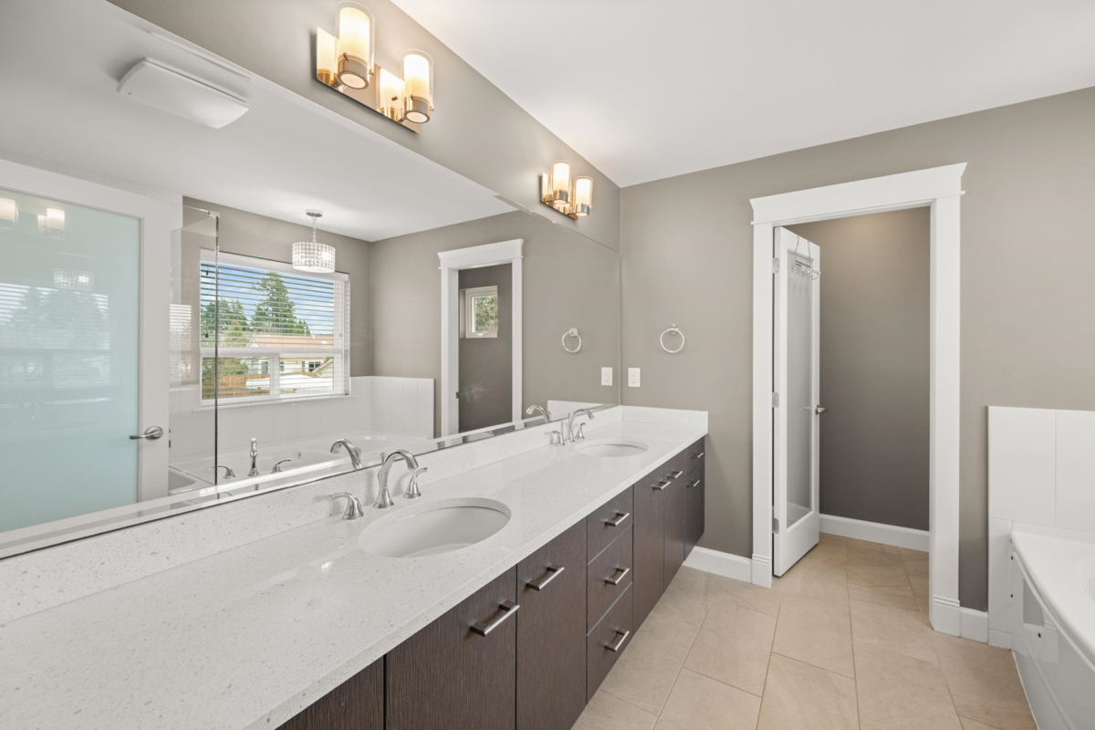 Staircase Photo of 1096 165 Street, Surrey, BC