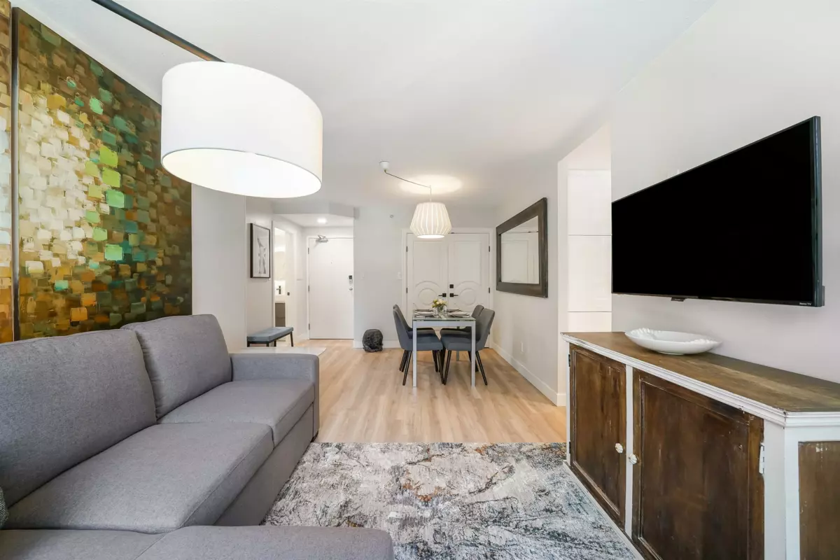 Breakfast Nook Photo of 707 1166 Melville Street, Vancouver, BC