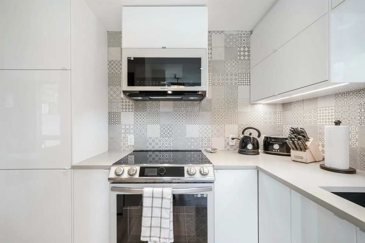 Family Room Photo of 707 1166 Melville Street, Vancouver, BC