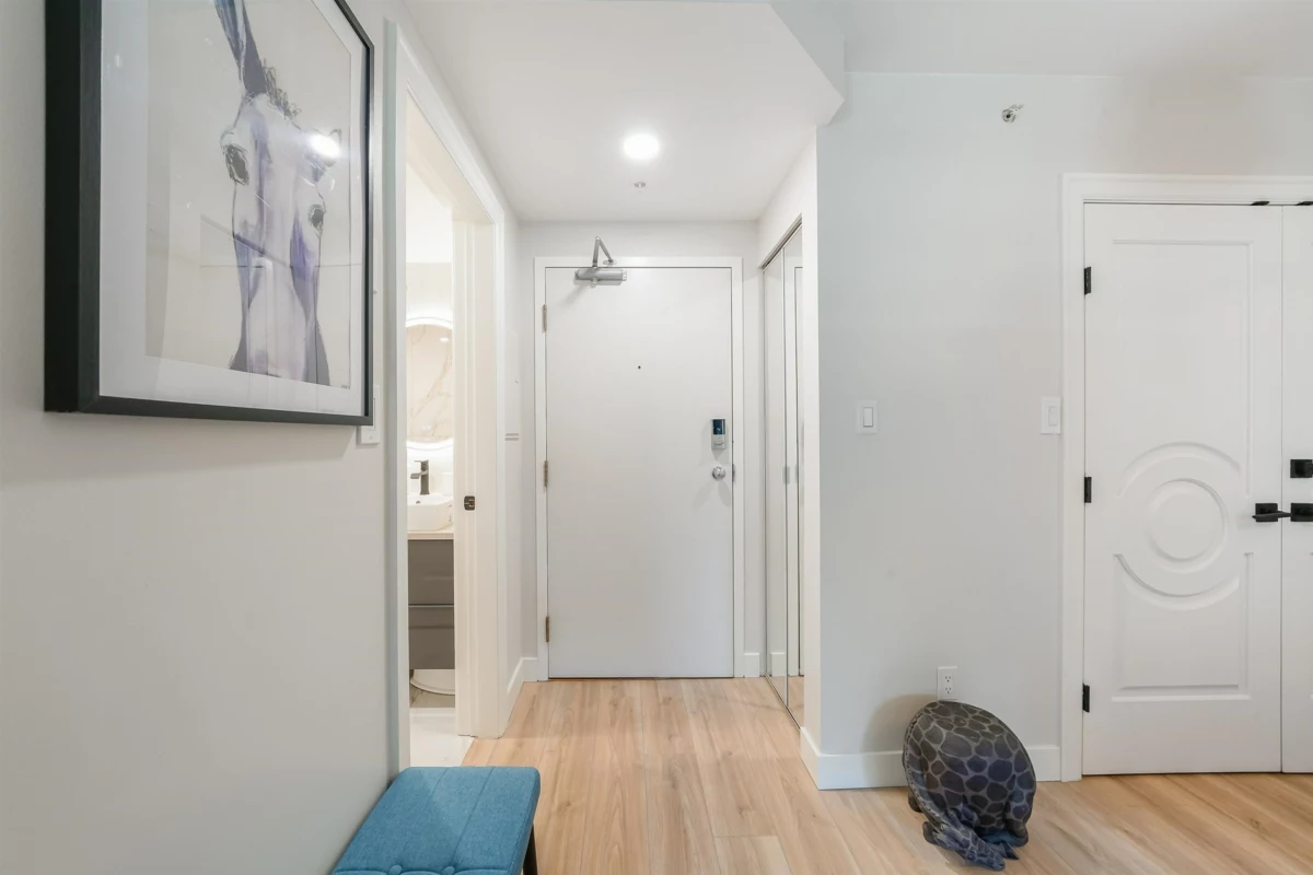 Kitchen Island Photo of 707 1166 Melville Street, Vancouver, BC