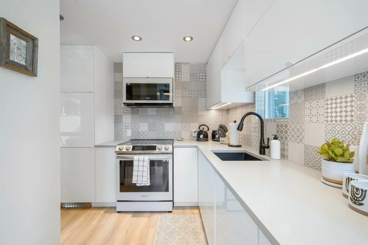 Living Room Photo of 707 1166 Melville Street, Vancouver, BC