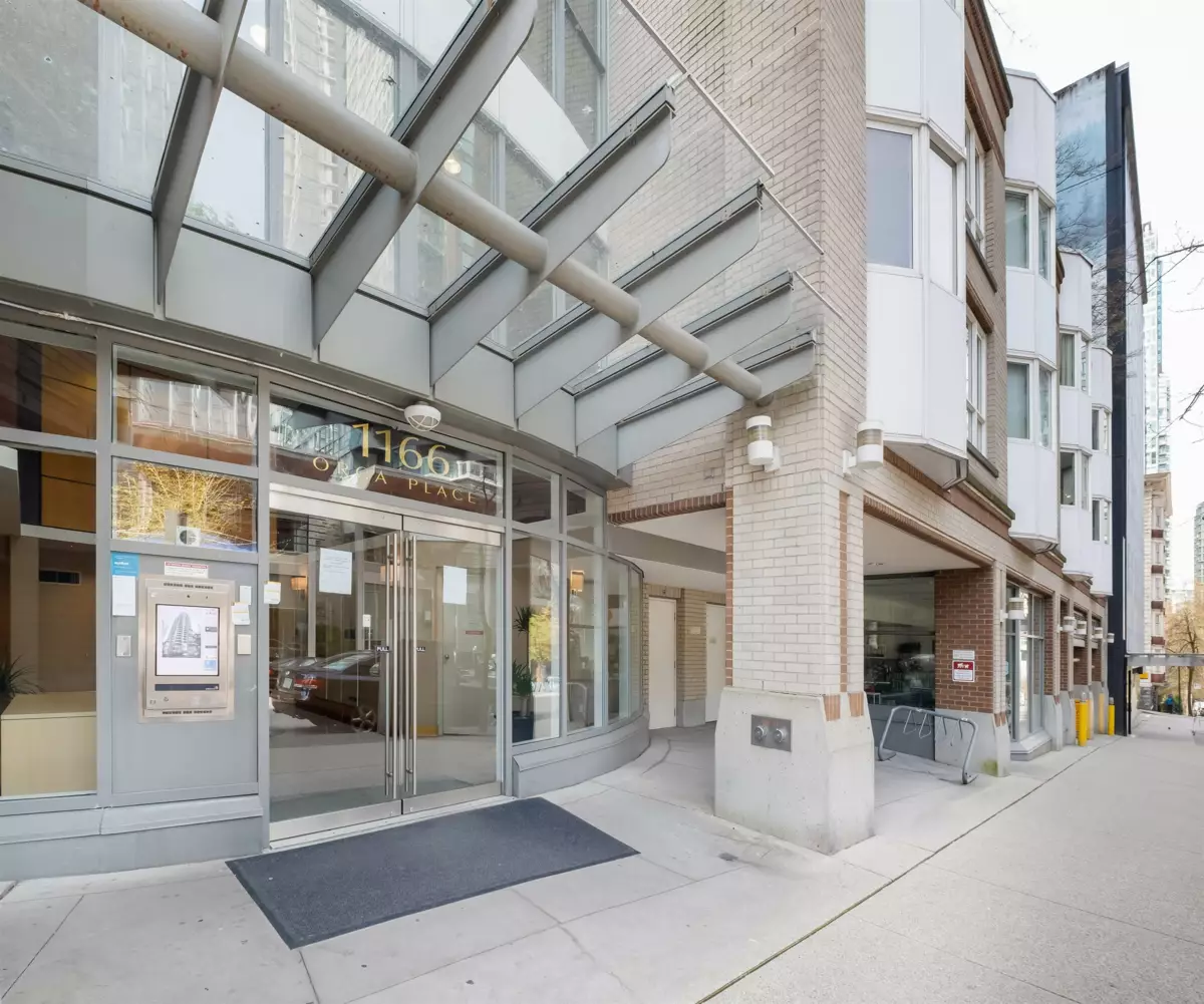Mudroom Photo of 707 1166 Melville Street, Vancouver, BC