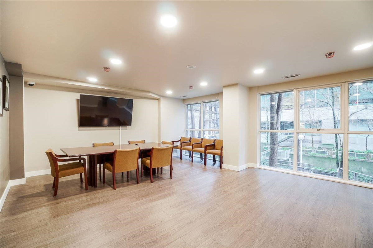 Powder Room Photo of 707 1166 Melville Street, Vancouver, BC