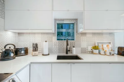 Front exterior of 707 1166 Melville Street, Vancouver, BC