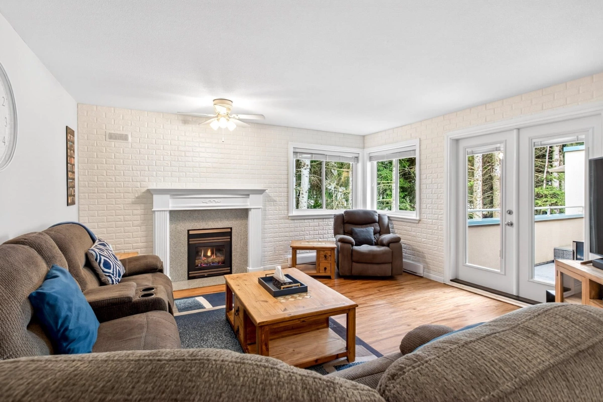 Dining Area Photo of 307 33675 Marshall Road, Abbotsford, BC