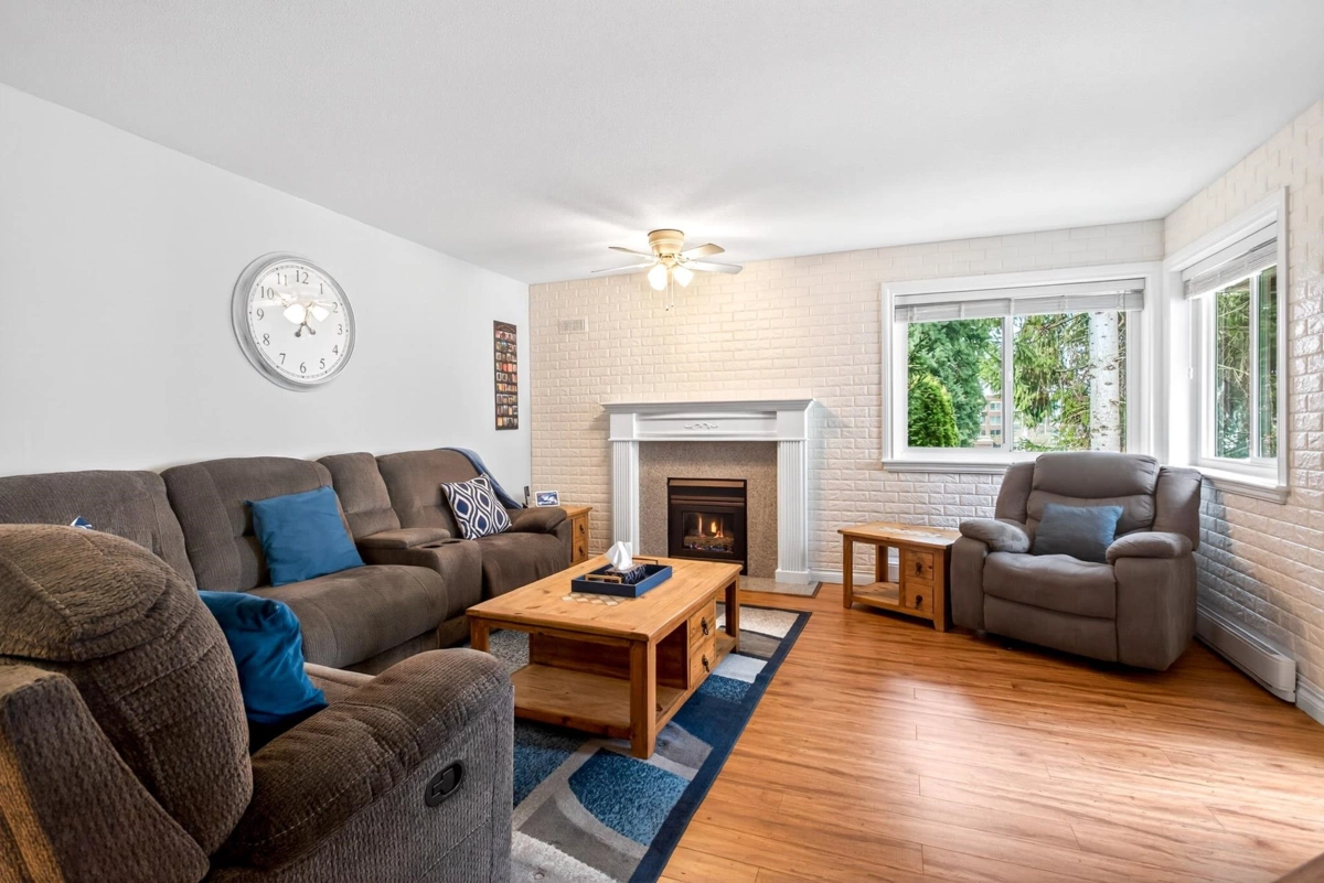 Family Room Photo of 307 33675 Marshall Road, Abbotsford, BC