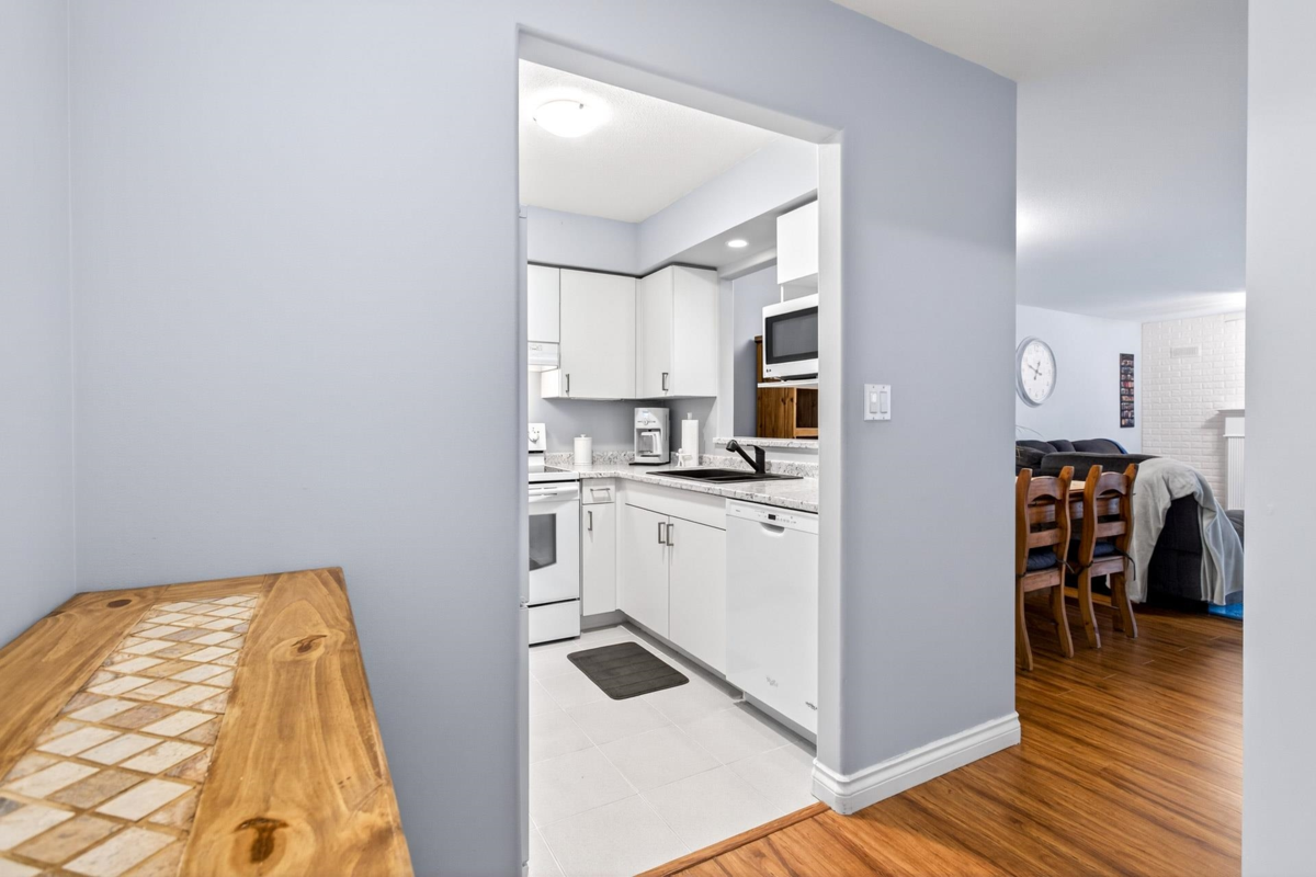 Guest Bathroom Photo of 307 33675 Marshall Road, Abbotsford, BC