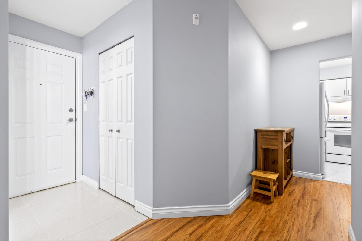 Hot Tub / Spa Photo of 307 33675 Marshall Road, Abbotsford, BC