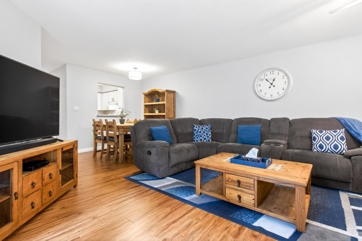 Kitchen Island Photo of 307 33675 Marshall Road, Abbotsford, BC