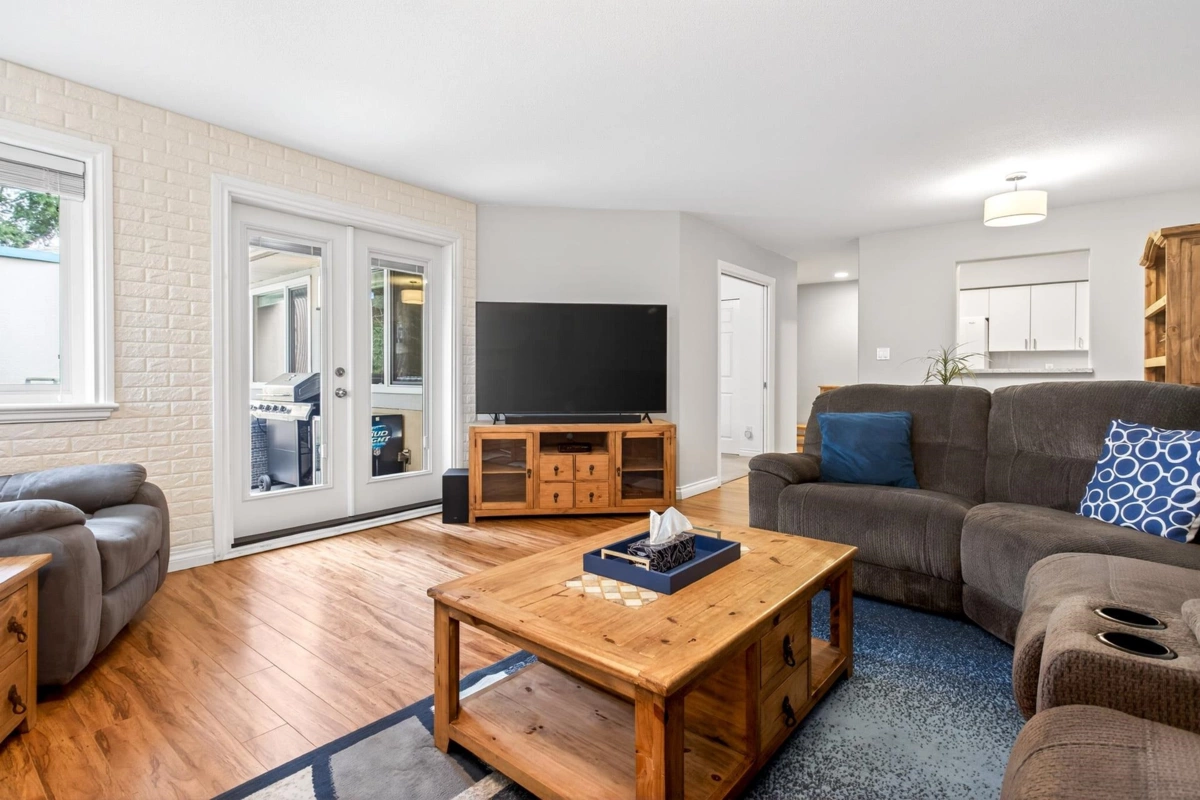 Primary Bedroom Photo of 307 33675 Marshall Road, Abbotsford, BC