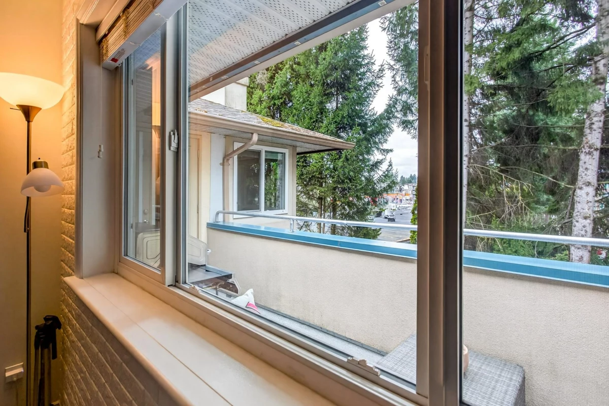 Staircase Photo of 307 33675 Marshall Road, Abbotsford, BC