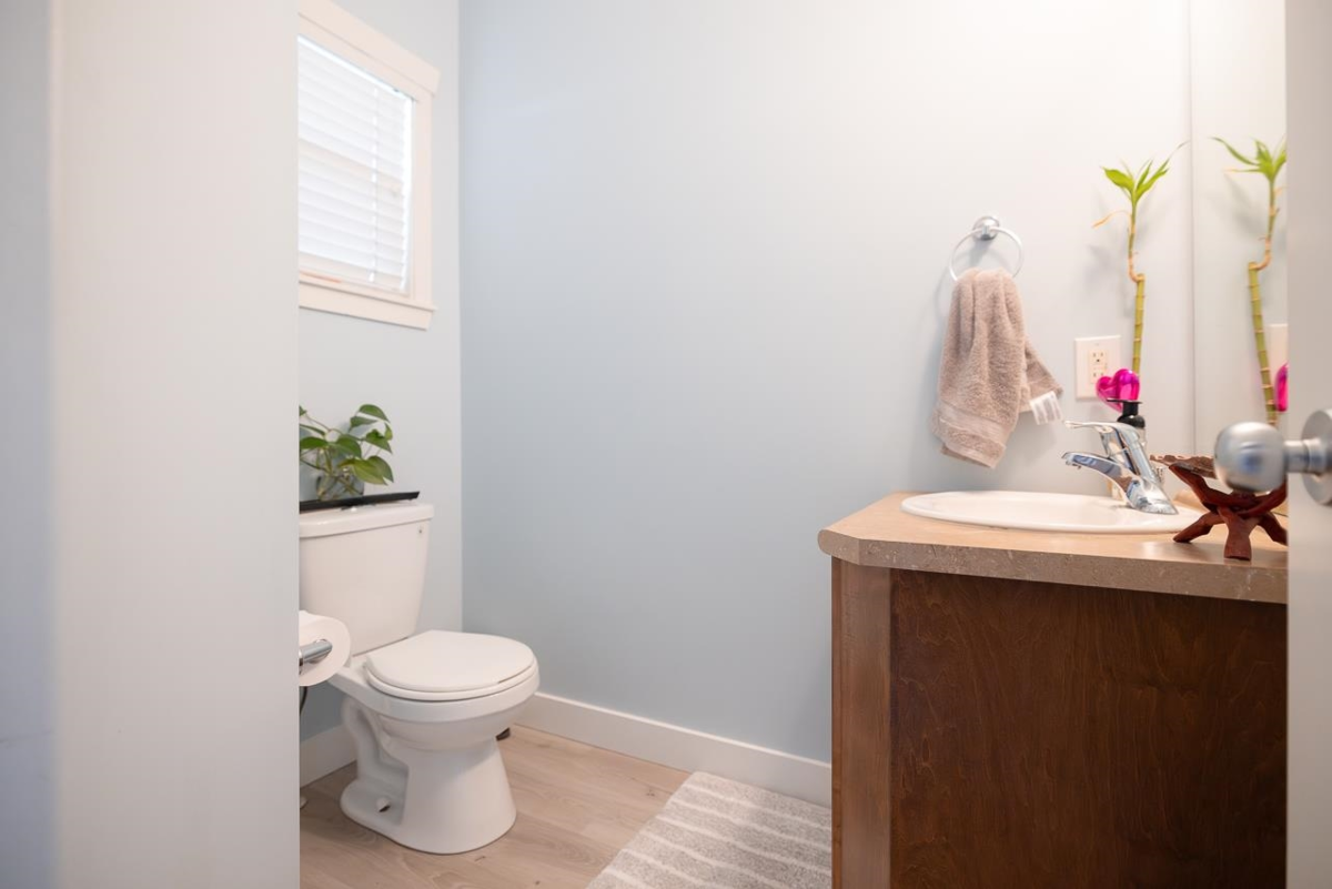 Dining Area Photo of 18940 72 Avenue, Surrey, BC