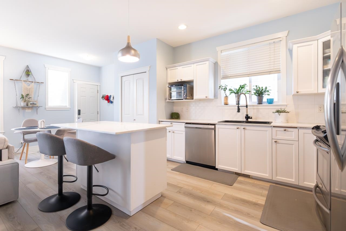 Guest Bathroom Photo of 18940 72 Avenue, Surrey, BC