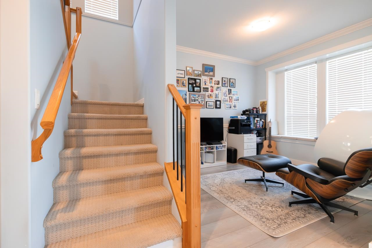 Powder Room Photo of 18940 72 Avenue, Surrey, BC