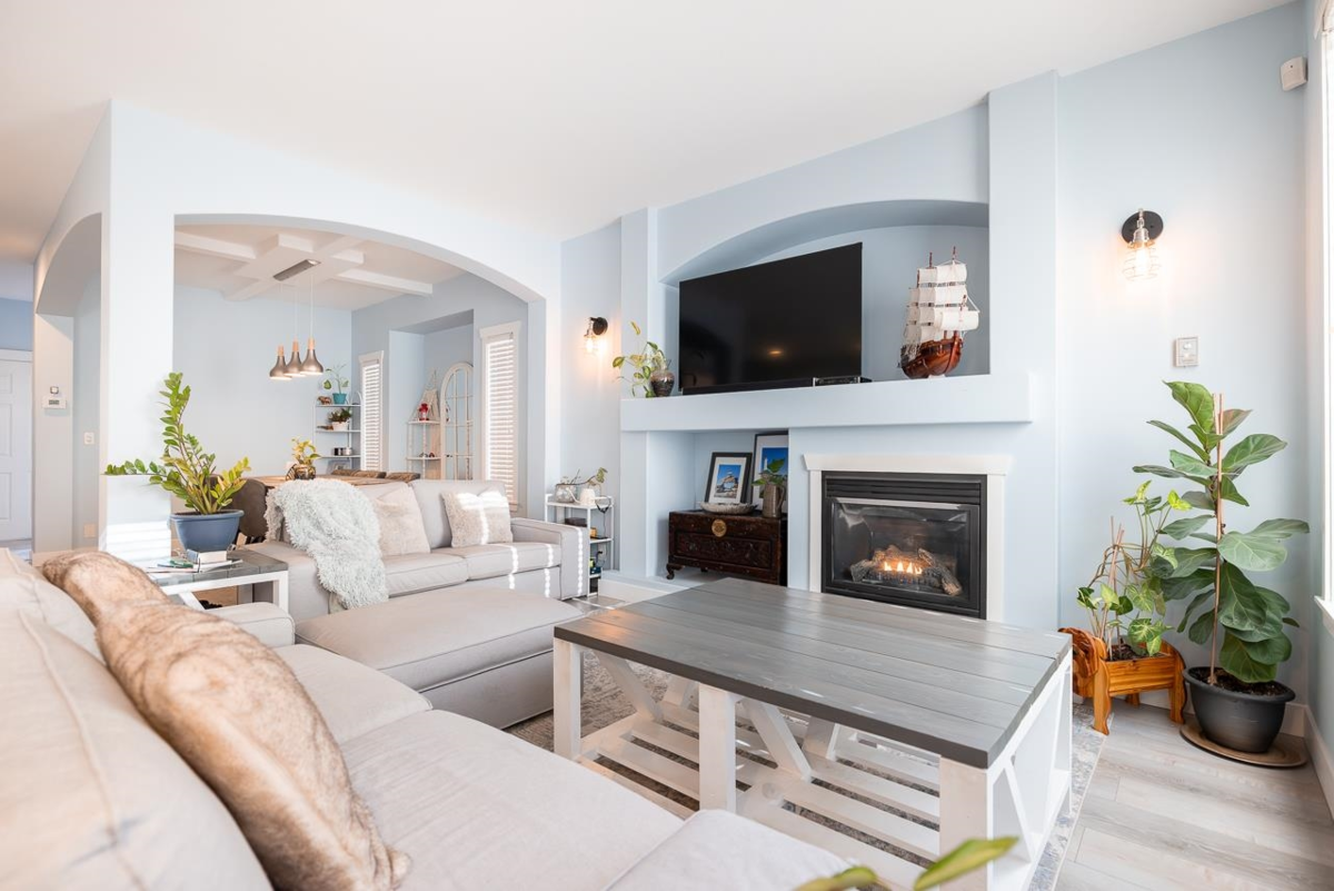 Primary Bathroom Photo of 18940 72 Avenue, Surrey, BC