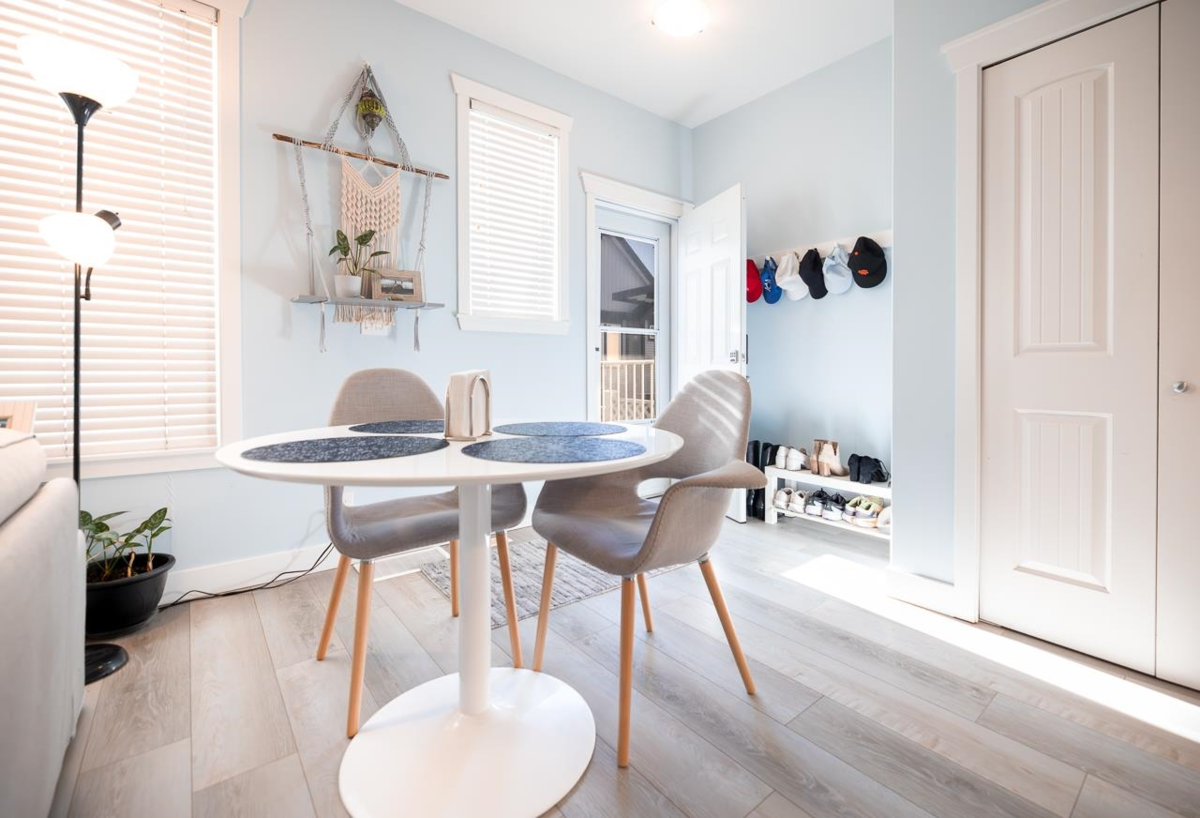 Walk-In Closet Photo of 18940 72 Avenue, Surrey, BC