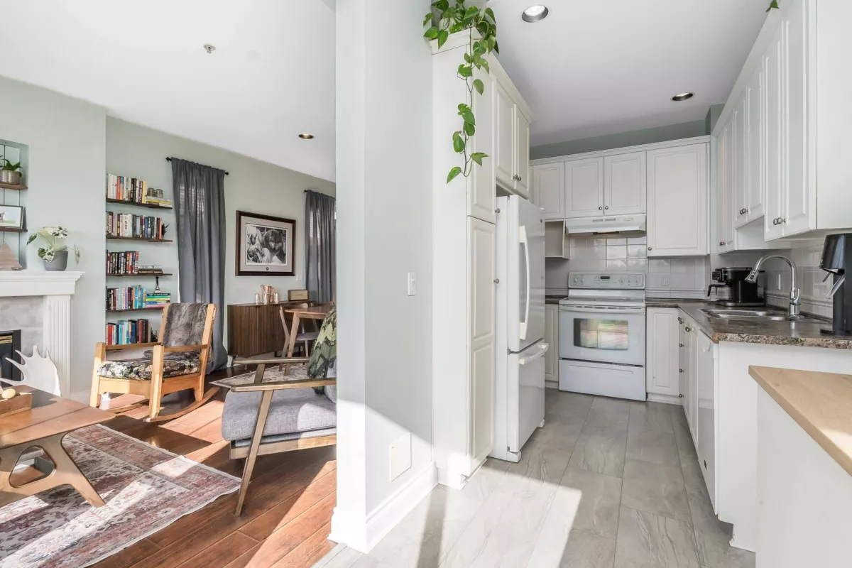 Bedroom 3 Photo of 10 35287 Old Yale Road, Abbotsford, BC