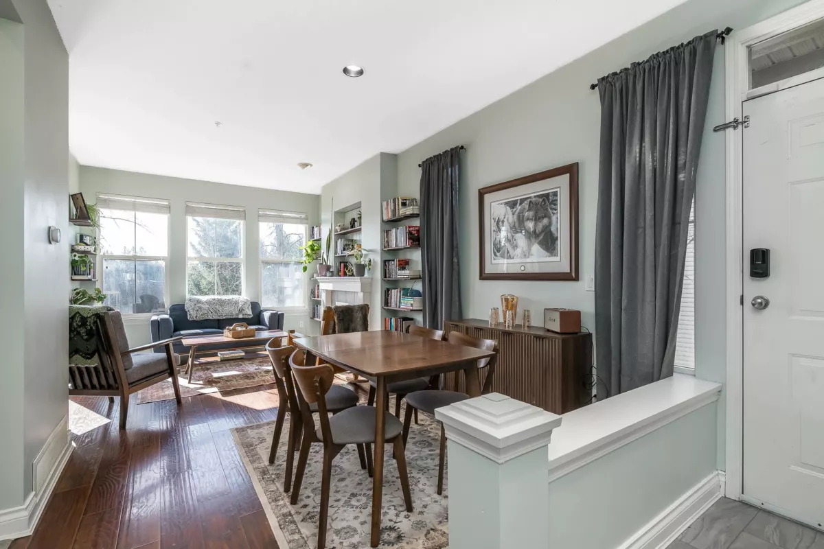 Dining Area Photo of 10 35287 Old Yale Road, Abbotsford, BC