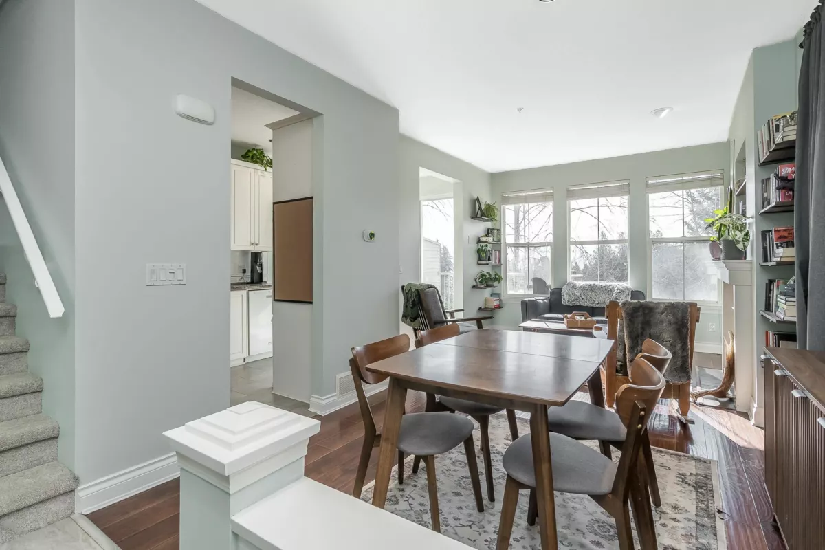 Kitchen Island Photo of 10 35287 Old Yale Road, Abbotsford, BC