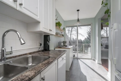 Powder Room Photo of 10 35287 Old Yale Road, Abbotsford, BC