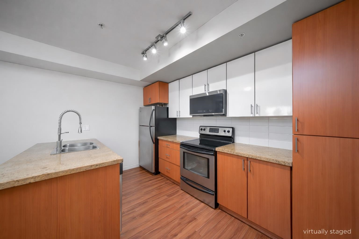 Kitchen Photo of 41 13239 Old Yale Road, Surrey, BC