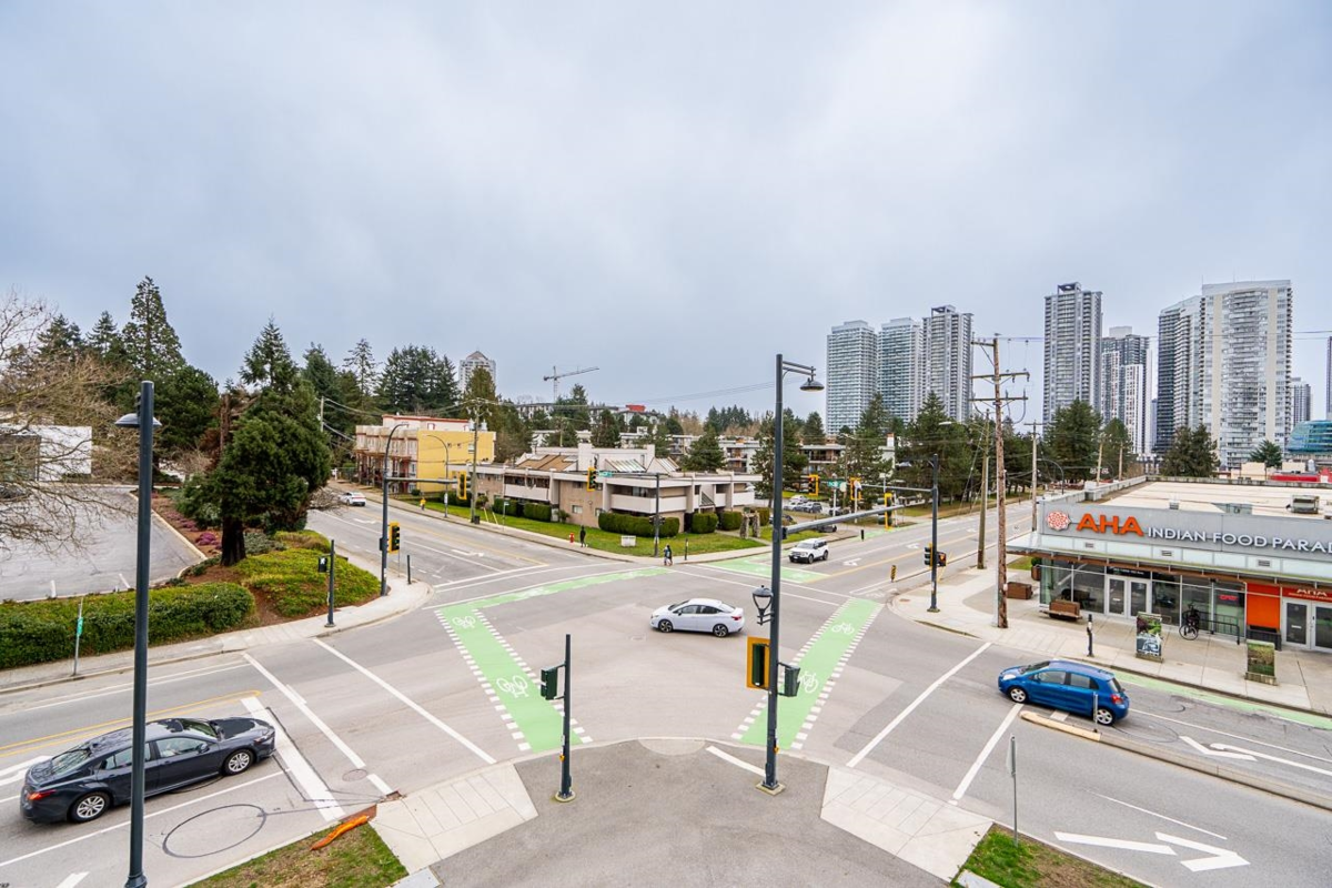 Outdoor Patio Photo of 205 13685 102 Avenue, Surrey, BC