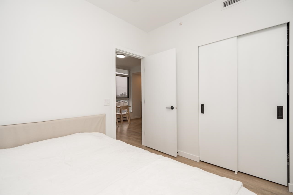 Primary Bathroom Photo of 205 13685 102 Avenue, Surrey, BC