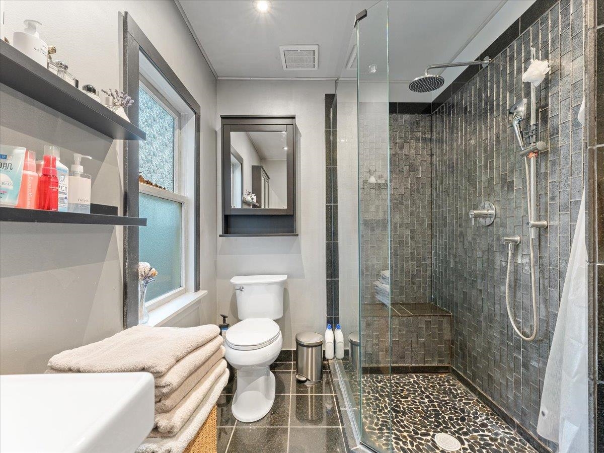 Primary Bedroom Photo of 1016 Tenth Avenue, New Westminster, BC