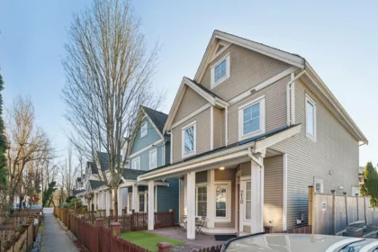 210 3000 Riverbend Drive, Coquitlam, BC, Meadow Brook — 3 bed single family residence for sale