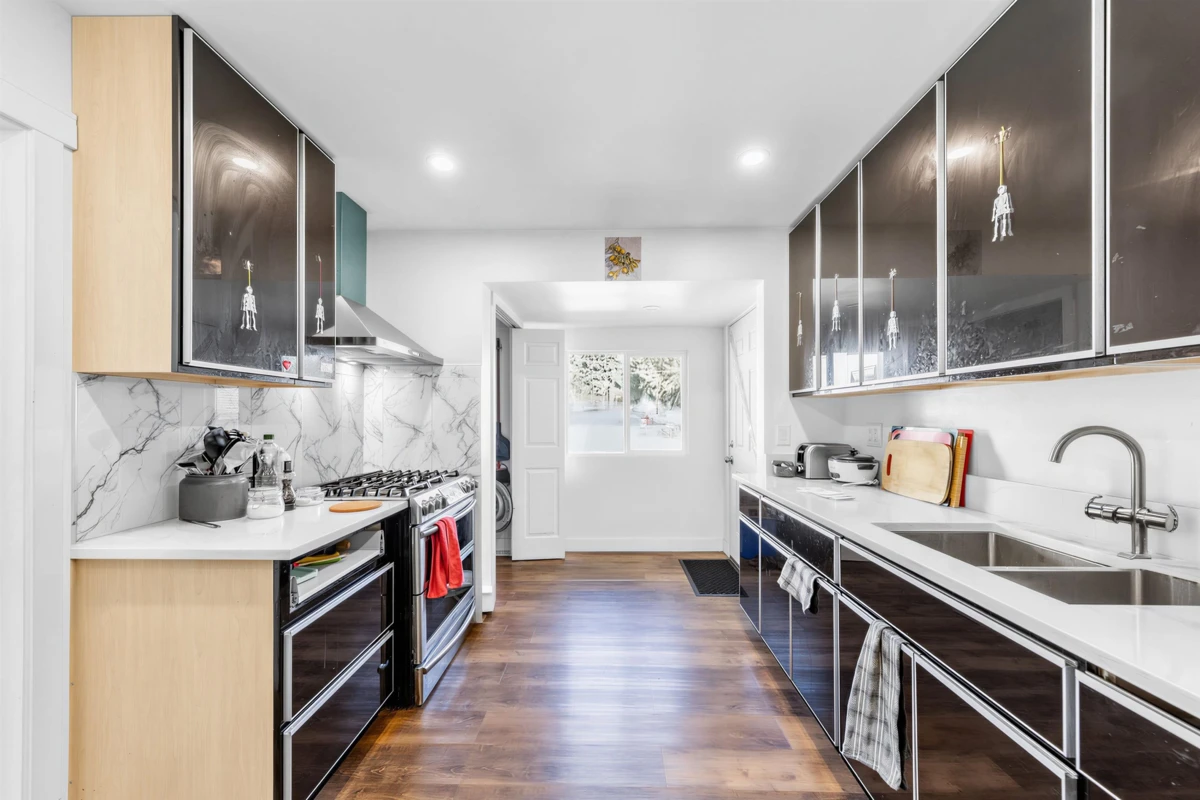 Dining Area Photo of 2079 W 46th Avenue, Vancouver, BC