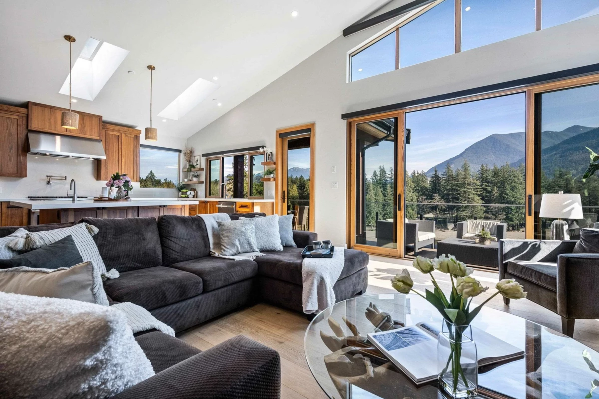 Living Room Photo of 309 Munroe Avenue, Cultus Lake, BC