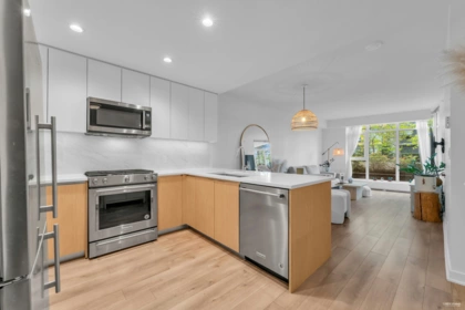 103 8940 University Crescent, Burnaby, BC, Burnaby — Apartment/Condo for sale