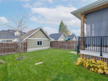 Basement Recreation Room Photo of 16527 25a Avenue, Surrey, BC