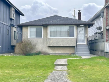 4472 Triumph Street, Burnaby, BC, Burnaby — Single Family Residence for sale