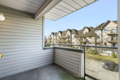Basement Recreation Room Photo of 304 33718 King Road, Abbotsford, BC