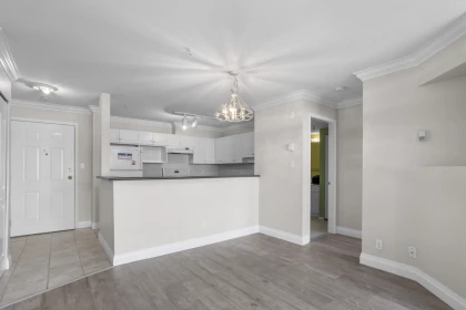Breakfast Nook Photo of 304 33718 King Road, Abbotsford, BC