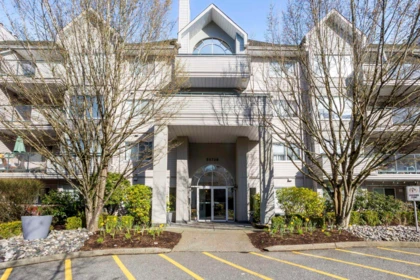 304 33718 King Road, Abbotsford, BC, Abbotsford — Apartment/Condo for sale
