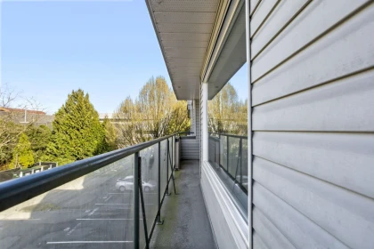 Mudroom Photo of 304 33718 King Road, Abbotsford, BC