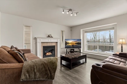 5800 Jinkerson Road, Chilliwack, BC, Chilliwack — Single Family Residence for sale