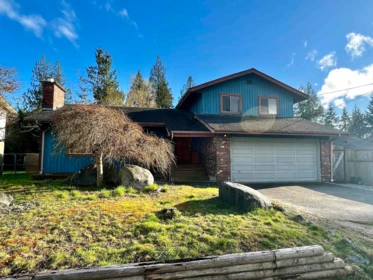 873 Poplar Lane, Gibsons, BC, Gibsons — Single Family Residence for sale