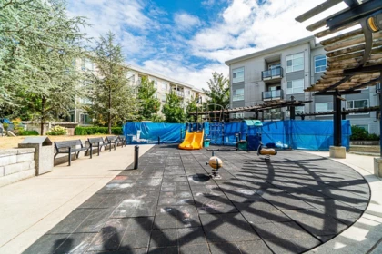 Backyard Photo of 401 13728 108 Avenue, Surrey, BC