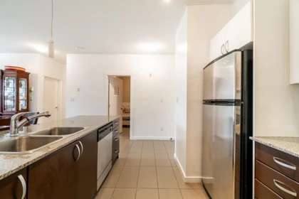Guest Bathroom Photo of 401 13728 108 Avenue, Surrey, BC