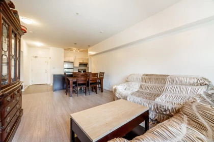 Kitchen Photo of 401 13728 108 Avenue, Surrey, BC