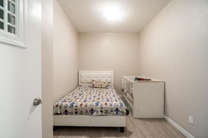 Mudroom Photo of 401 13728 108 Avenue, Surrey, BC