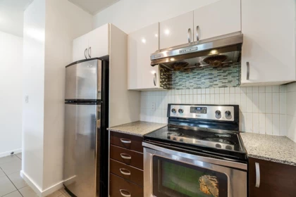 Powder Room Photo of 401 13728 108 Avenue, Surrey, BC