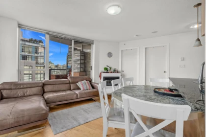 2502 1199 Seymour Street, Vancouver, BC, Vancouver — Apartment/Condo for sale