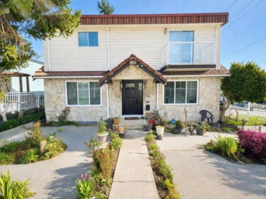1728 Seventh Avenue, New Westminster, BC, New Westminster — Single Family Residence for sale