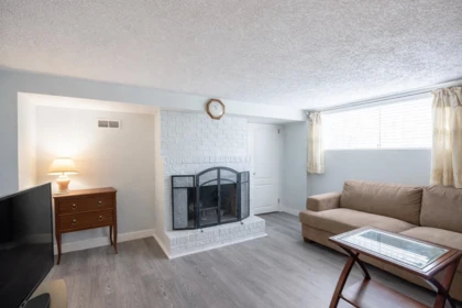 Hot Tub / Spa Photo of 1728 Seventh Avenue, New Westminster, BC