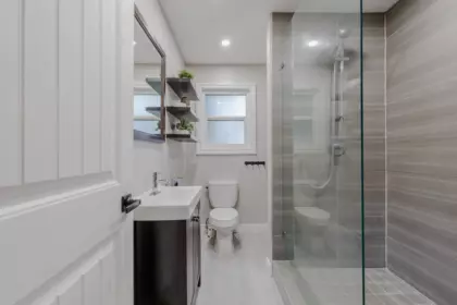 Guest Bathroom Photo of 11277 Graham Street, Maple Ridge, BC