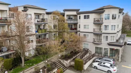 210 5765 Glover Road, Langley, BC, Langley — Apartment/Condo for sale